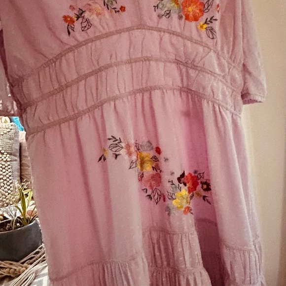 Embroidered maxi dress - Picture 3 of 6